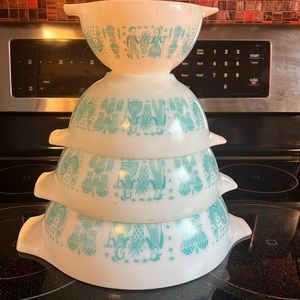 4 Vintage Pyrex Amish Buttermilk Nesting Cinderella white and turquoise bowls